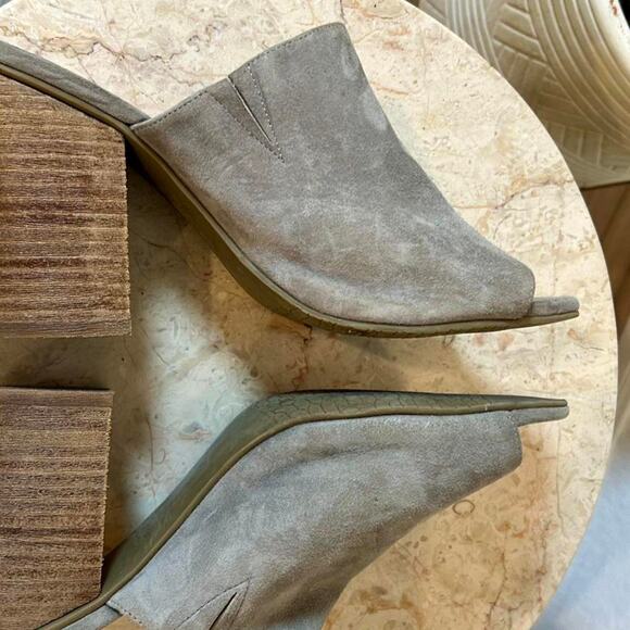 BP Grey suede peep-toe mules with a chunky heel 8.5 - Picture 8 of 8